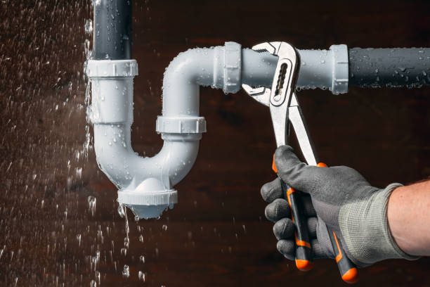 Professional Drain Cleaning technician working in Kechi, KS